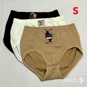 S - NWT 3 pieces Soft Seamless Panties